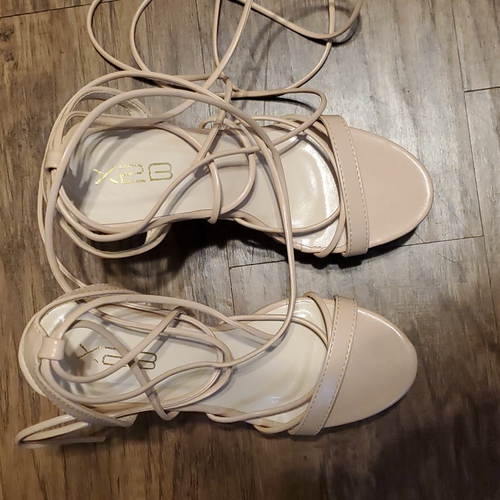New X2B Sandals Women’s Size 8  Tan Vegan Suede Platform Wedge Strappy